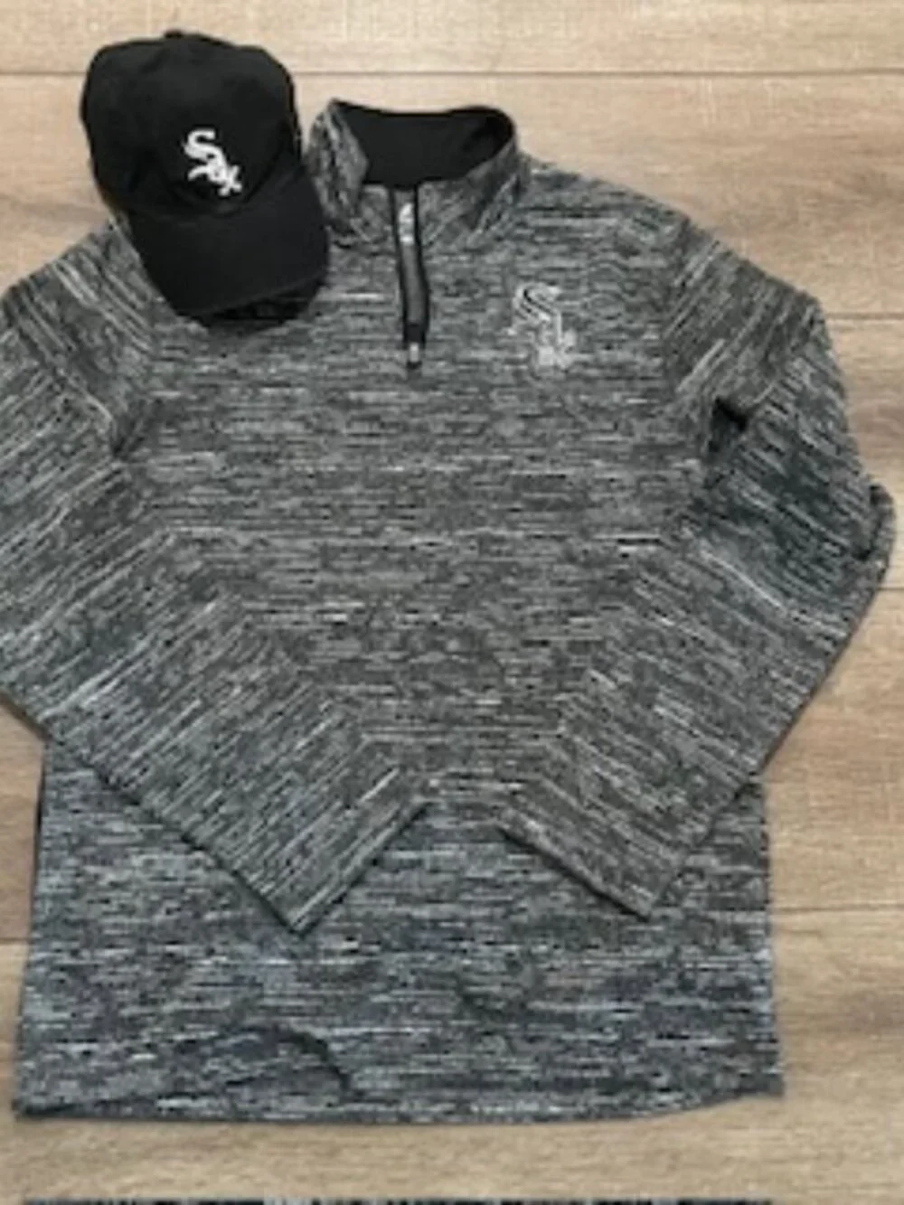NEW Chicago White Sox 1/4 Zip Sweater &‎ Hat Men’s Medium Gray adjustable cap